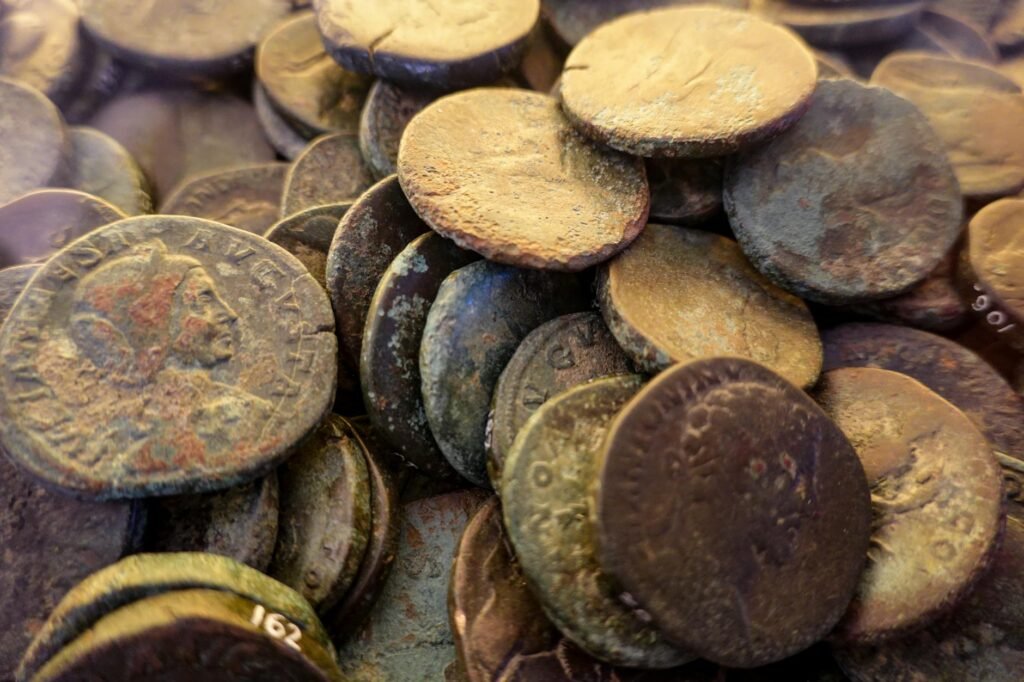 VRBS ROMA Constantinople Mint vs. Rome Mint: 7 Key Differences That Reveal the Dying Empire