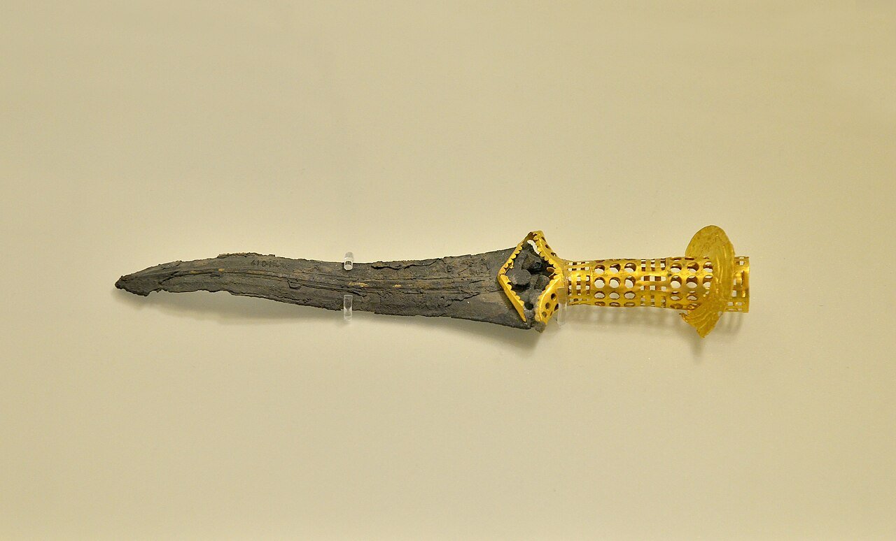 A Beginner’s Essential Guide to the Bronze Dagger Fragment Found in Dobrcz, Poland