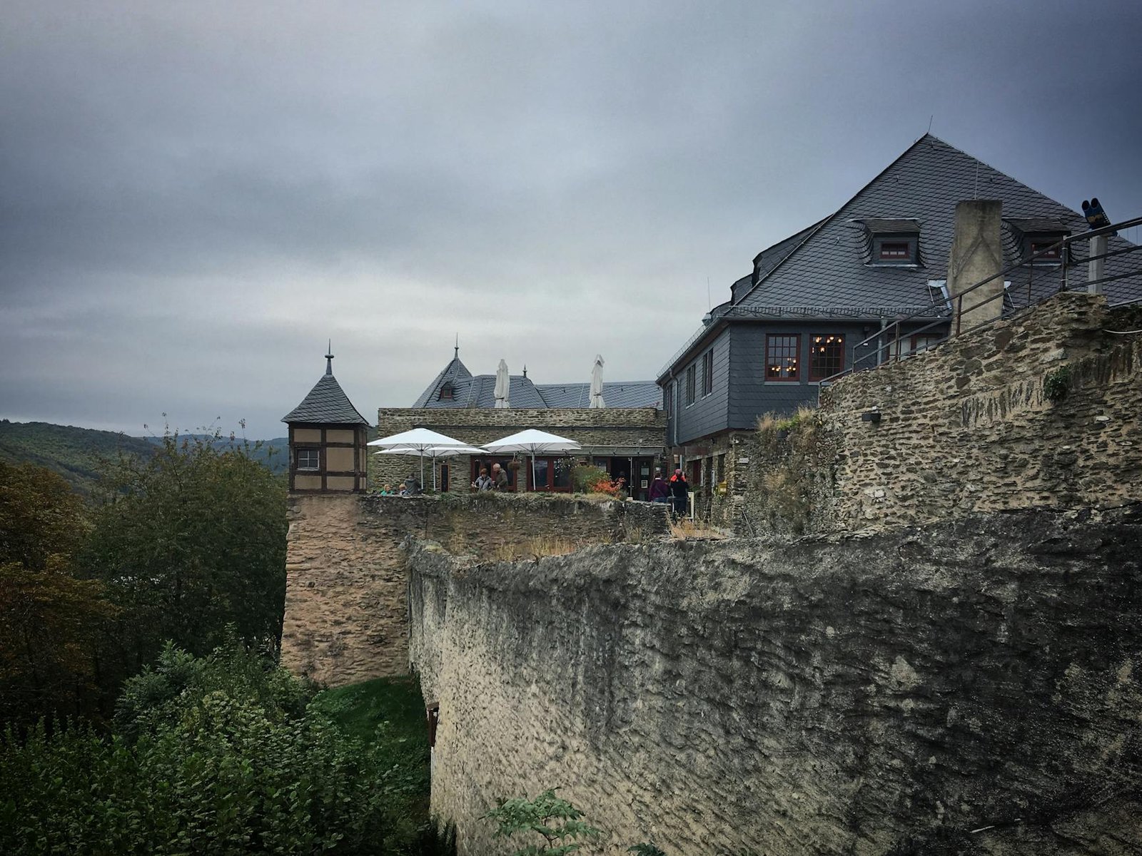 Marksburg Castle Germany: Dating Back 900 Years, This Medieval Fortress Has Never Fallen Marksburg Castle Germany: Dating Back 900 Years, This Medieval Fortress Has Never Fallen