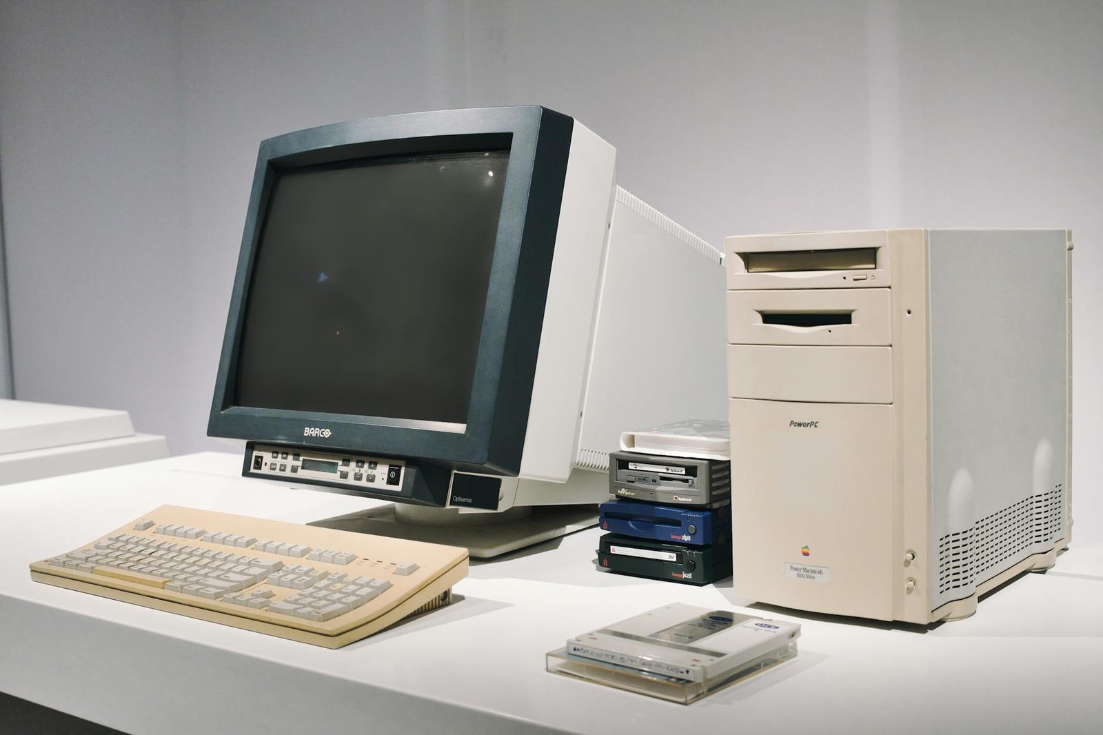Essential Oral History of Bank Python: How Finance Quietly Adopted a Programming Language Essential Oral History of Bank Python: How Finance Quietly Adopted a Programming Language